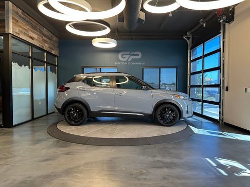 Used 2024 Nissan Kicks SR w/ SR Premium Package FWD image 2