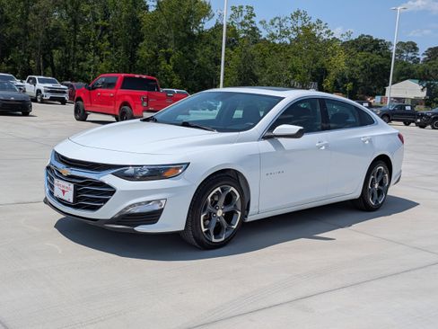 Used 2024 Chevrolet Malibu LT FWD image 3