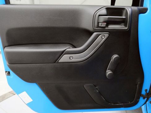 Used 2018 Jeep Wrangler Sport image 12