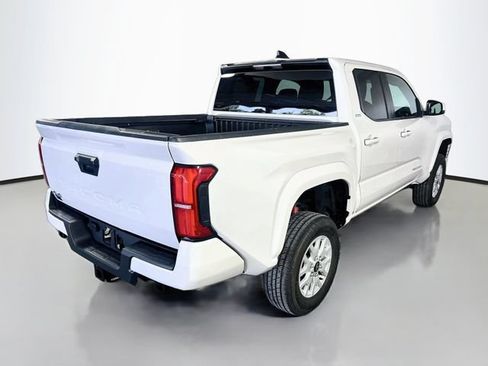 Used 2025 Toyota Tacoma SR5 AWD/4WD image 8