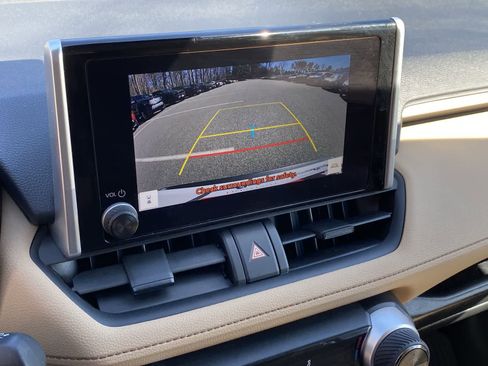 Used 2023 Toyota RAV4 XLE w/ Convenience Package image 31