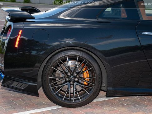 Used 2020 Nissan GT-R Premium w/ Premium Interior Package AWD/4WD image 43