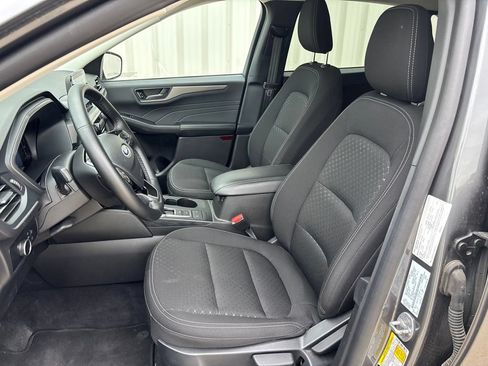 Used 2025 Ford Escape Active AWD/4WD image 2