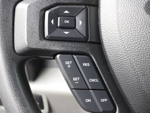 Used 2017 Ford F550 4x4 Crew Cab Super Duty w/ XLT Value Package image 55