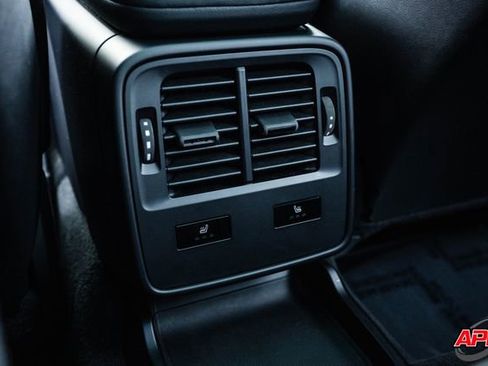 Used 2022 Porsche Taycan image 77