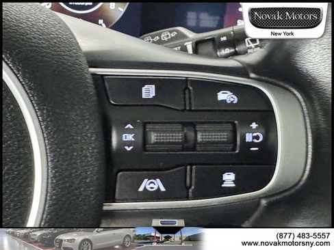 Used 2023 Kia Sportage SX image 14