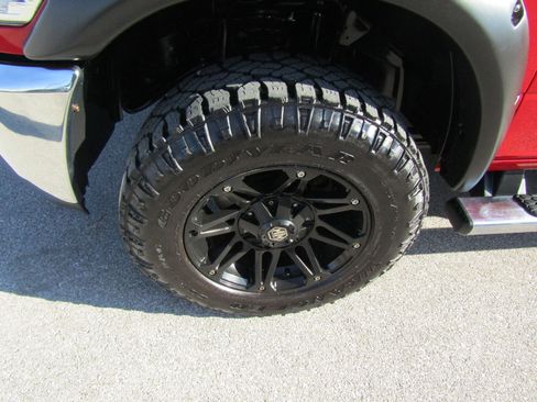 Used 2018 RAM 2500 Tradesman w/ Chrome Appearance Group image 9