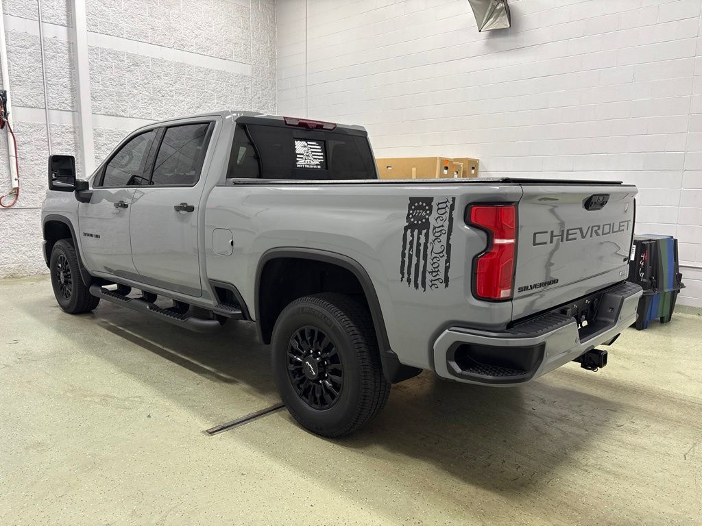 Used 2024 Chevrolet Silverado 3500 LTZ w/ LTZ Plus Package AWD/4WD image 7