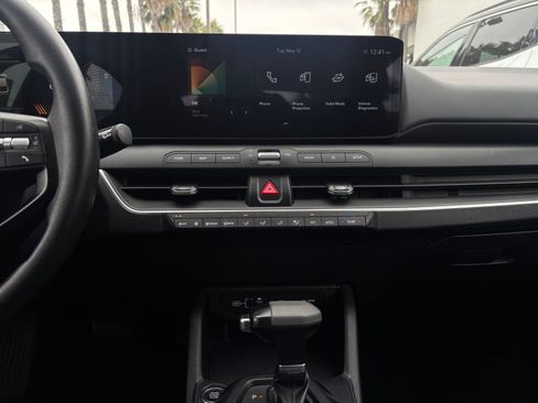 Used 2025 Kia K4 FWD image 17