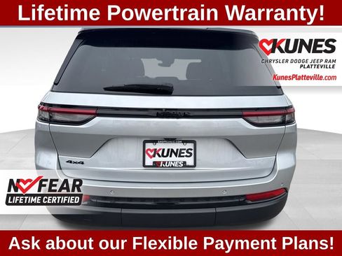 Used 2025 Jeep Grand Cherokee Altitude image 5