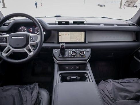 Used 2024 Land Rover Defender 110 S image 26