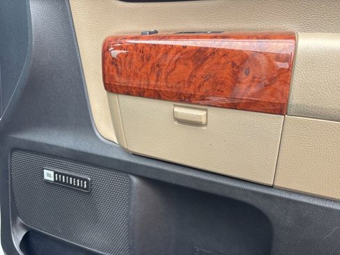 Used 2018 Toyota Sequoia Platinum image 15