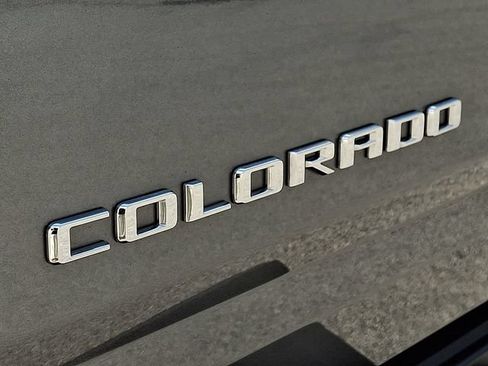 Used 2022 Chevrolet Colorado Z71 w/ Safety Package AWD/4WD image 30