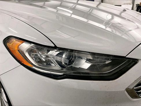Certified 2018 Ford Fusion SE FWD image 27