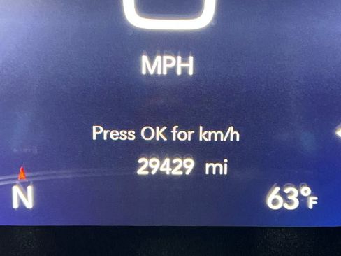 Used 2025 Chrysler Pacifica Limited image 61