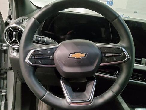 Used 2025 Chevrolet Equinox LT image 25