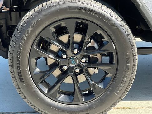 Used 2025 Jeep Wrangler Unlimited Sahara w/ Safety Group image 26