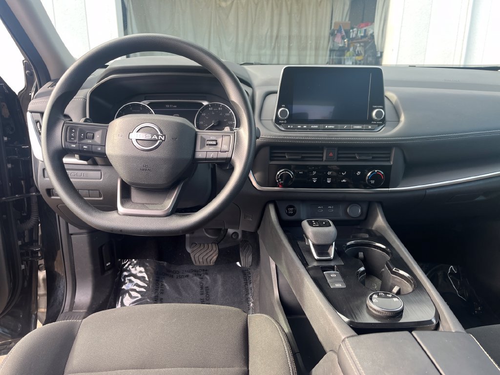 Used 2025 Nissan Rogue S AWD/4WD image 13