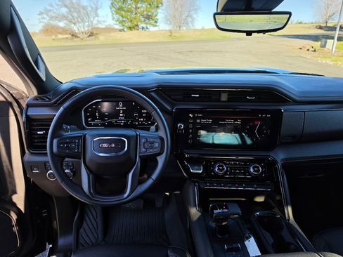 Used 2024 GMC Sierra 1500 AT4 w/ Technology Package image 15