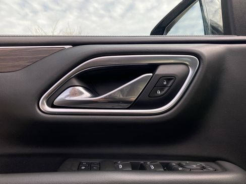 Used 2021 Chevrolet Tahoe Z71 w/ Z71 Signature Package image 22