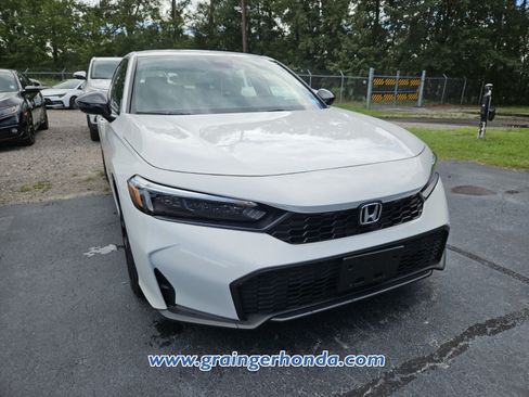Used 2025 Honda Civic Sport image 4