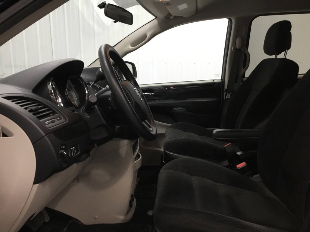 Used 2017 Dodge Grand Caravan SE w/ Power Window Group FWD image 5