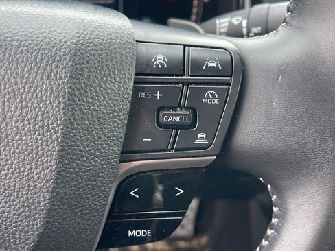 Used 2025 Toyota Camry SE FWD image 15