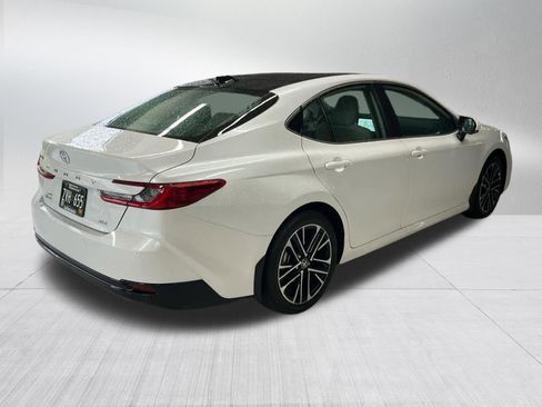 Used 2026 Toyota Camry XLE AWD/4WD image 6