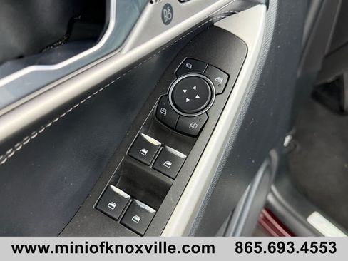 Used 2022 Ford Explorer Limited w/ Equipment Group 301A AWD/4WD image 15