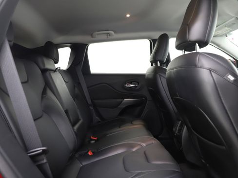 Used 2020 Jeep Cherokee Limited image 13