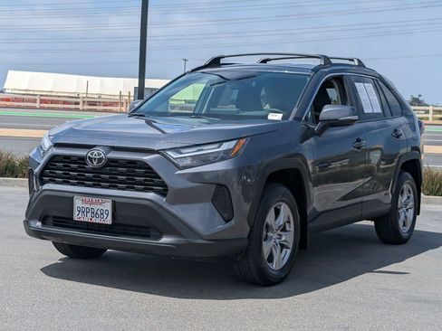 Used 2025 Toyota RAV4 LE AWD/4WD image 11