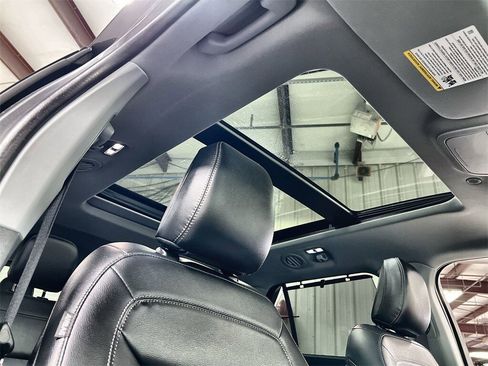 Used 2022 Ford Explorer Limited w/ Limited Technology Package image 15