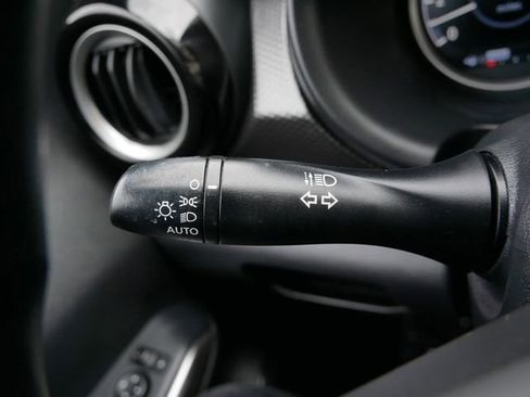 Used 2019 Nissan Kicks SV FWD image 25