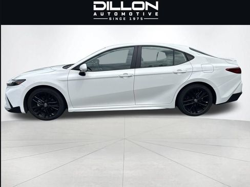 Used 2025 Toyota Camry SE FWD image 17