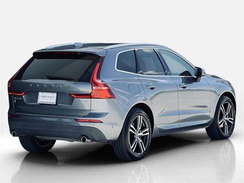 Used 2019 Volvo XC60 T5 Momentum w/ Multimedia Package image 5