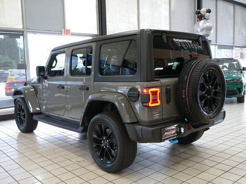 Used 2023 Jeep Wrangler Unlimited Sahara w/ Cold Weather Group AWD/4WD image 4