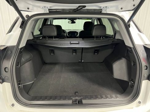 Used 2023 GMC Terrain SLE w/ Driver Convenience Package image 7