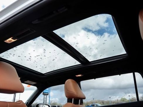 Used 2024 Toyota Highlander Platinum image 37