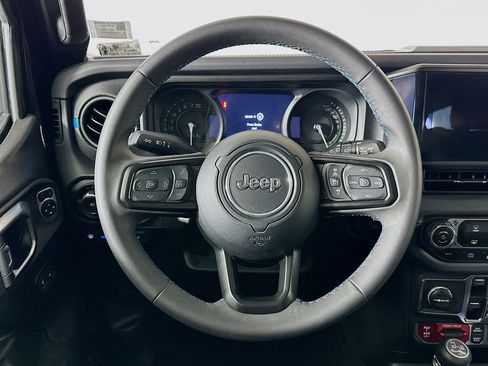 Used 2024 Jeep Wrangler Unlimited Rubicon 4xe AWD/4WD image 17