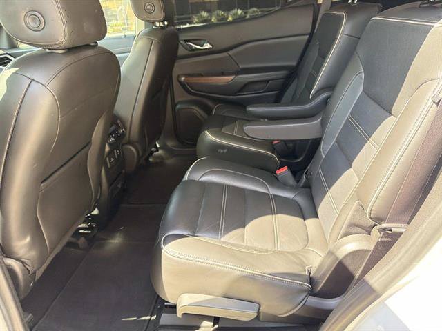 Used 2019 GMC Acadia Denali w/ Technology Package FWD image 12