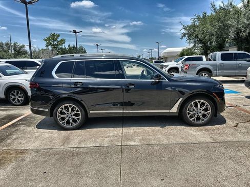 Used 2024 BMW X7 xDrive40i w/ Premium Package AWD/4WD image 10
