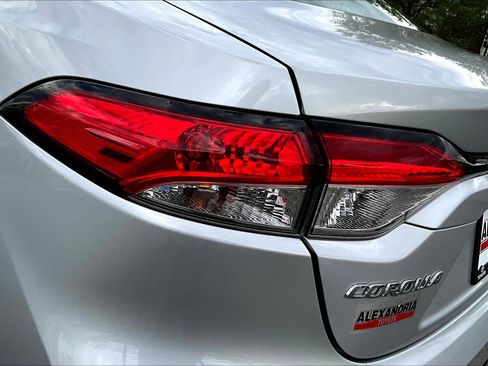 Used 2024 Toyota Corolla LE image 27