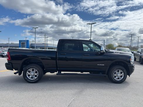 Used 2024 RAM 2500 Laramie w/ Snow Chief Group AWD/4WD image 4