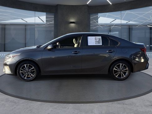 Used 2022 Kia Forte LXS FWD image 3