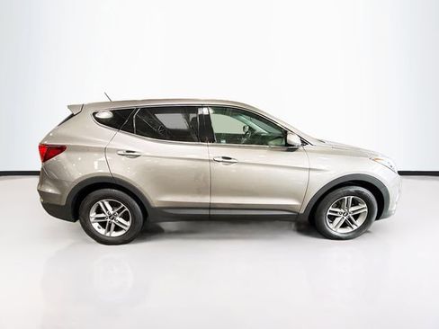 Used 2018 Hyundai Santa Fe Sport image 5