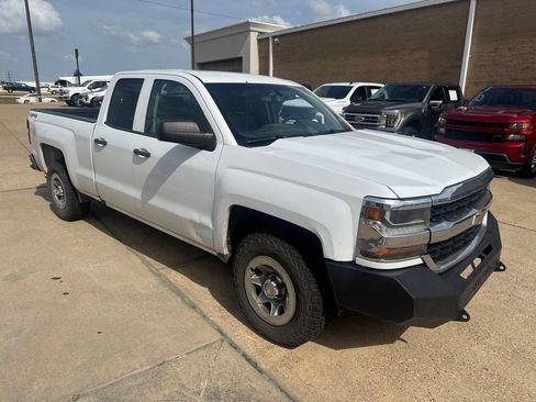 Used 2018 Chevrolet Silverado 1500 W/T w/ WT Convenience Package AWD/4WD image 3