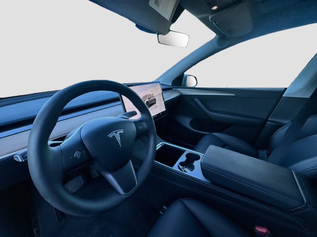 Used 2025 Tesla Model Y Long Range RWD image 9