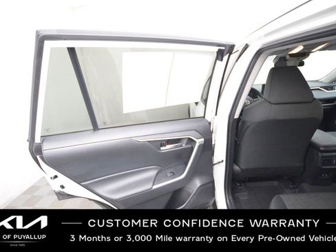 Used 2021 Toyota RAV4 XLE image 11