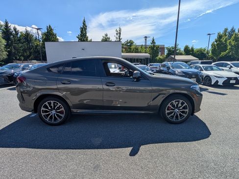 Used 2023 BMW X6 xDrive40i w/ Executive Package AWD/4WD image 2