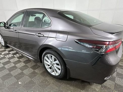 Used 2024 Toyota Camry SE FWD image 5